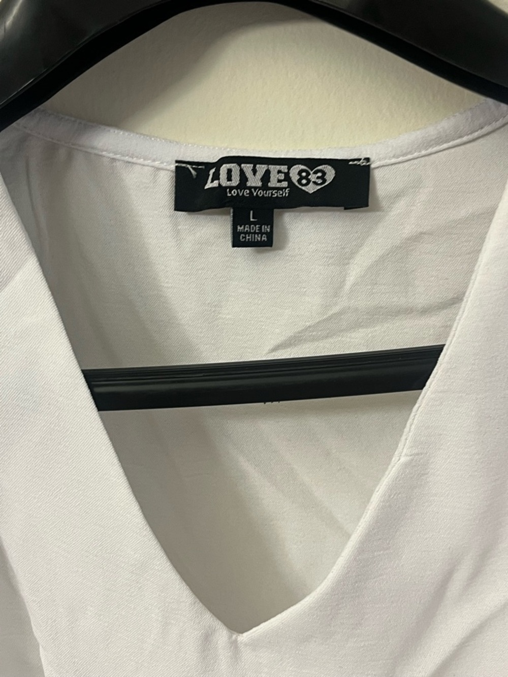Love White V-Neck Sleeveless Crop Top with Belt size Large New - Picture 5 of 5
